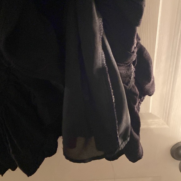 Black Dress - Picture 4 of 5